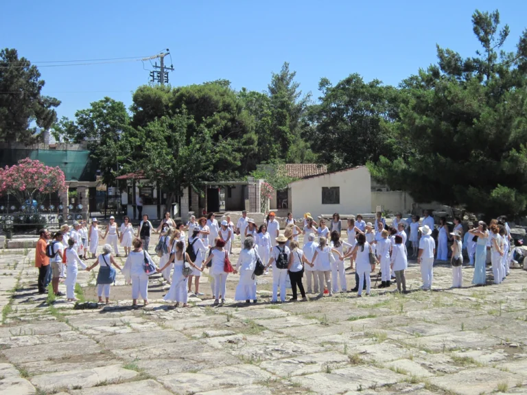 Χορός στην Ελευσίνα (2016)